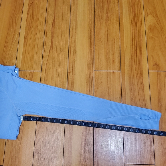 Lululemon Swiftly Tech Long Sleeve CrewHydrangea Blue Size 8 - Picture 8 of 11